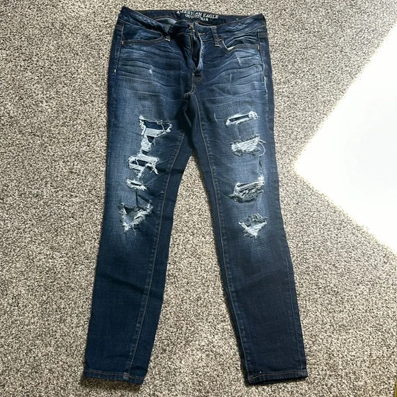 American Eagle Jeggings size 8 short- ripped style - Picture 3 of 5